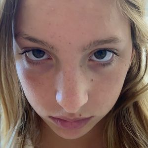 Meet your Posher, Chloe